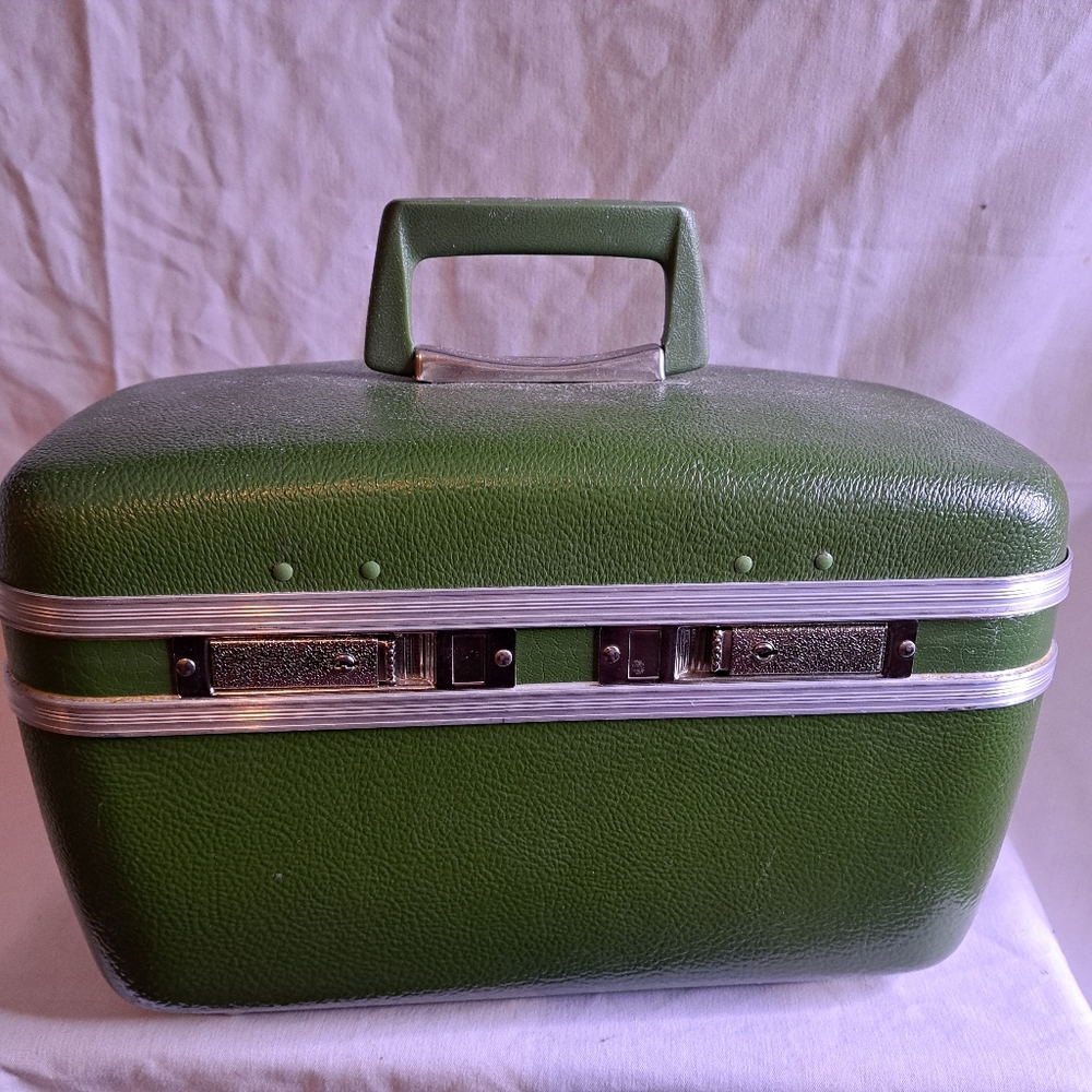Vintage Train Make-up Travel Case